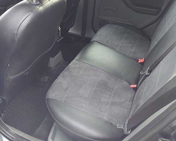 Сірий Форд Фокус, об'ємом двигуна 1.6 л та пробігом 215 тис. км за 4800 $, фото 6 на Automoto.ua