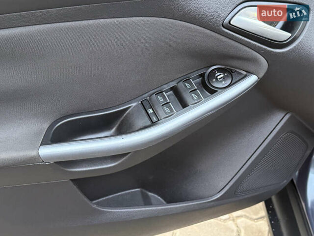 Серый Форд Фокус, объемом двигателя 1.6 л и пробегом 228 тыс. км за 7850 $, фото 11 на Automoto.ua