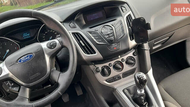 Серый Форд Фокус, объемом двигателя 1.56 л и пробегом 257 тыс. км за 5750 $, фото 10 на Automoto.ua