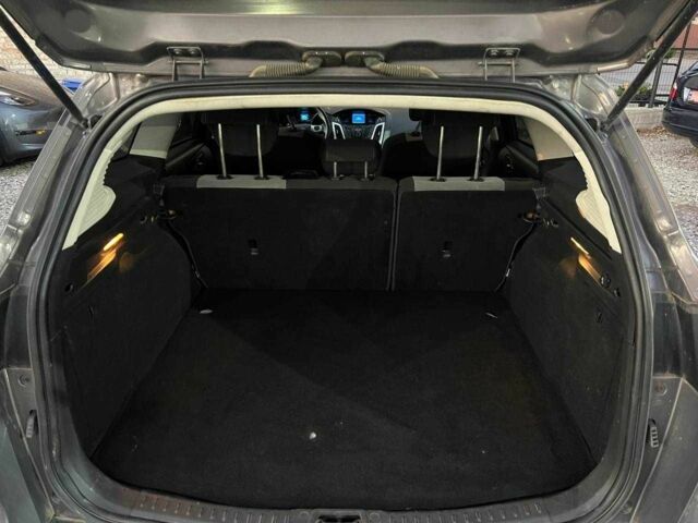 Серый Форд Фокус, объемом двигателя 1.6 л и пробегом 239 тыс. км за 6999 $, фото 10 на Automoto.ua