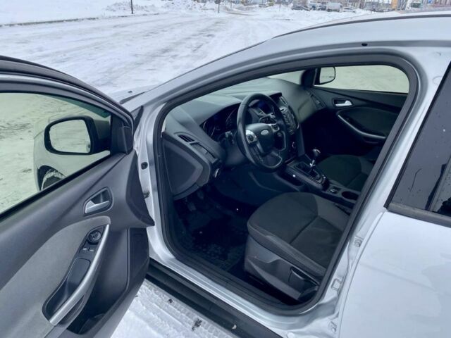 Серый Форд Фокус, объемом двигателя 1.6 л и пробегом 265 тыс. км за 5750 $, фото 5 на Automoto.ua