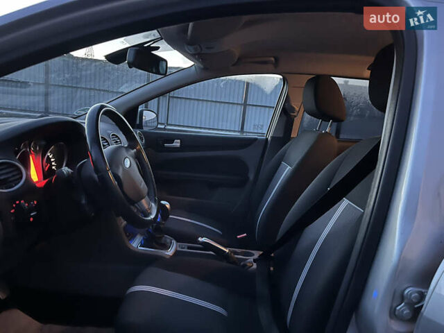 Серый Форд Фокус, объемом двигателя 1.6 л и пробегом 254 тыс. км за 6600 $, фото 18 на Automoto.ua