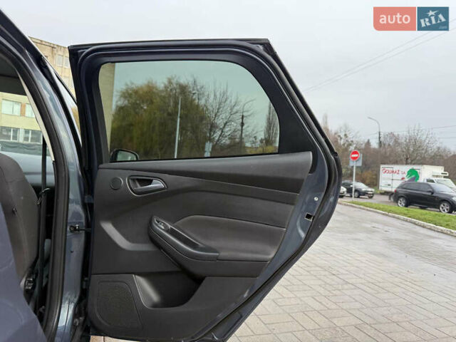 Серый Форд Фокус, объемом двигателя 1.6 л и пробегом 228 тыс. км за 6900 $, фото 45 на Automoto.ua