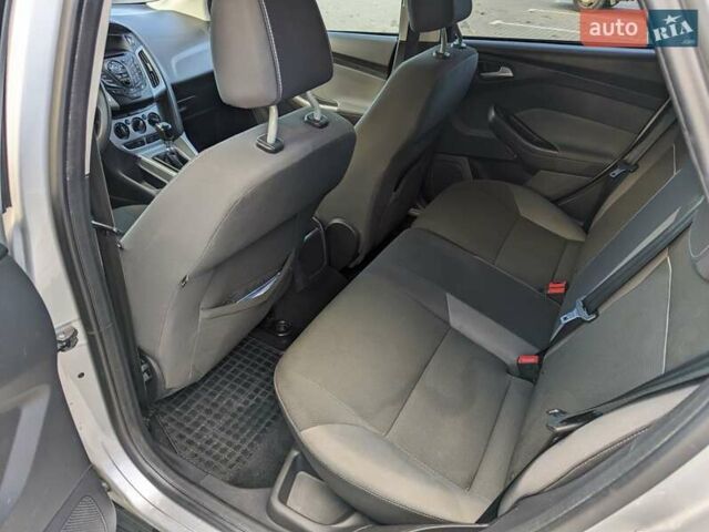 Серый Форд Фокус, объемом двигателя 1.6 л и пробегом 261 тыс. км за 6700 $, фото 8 на Automoto.ua