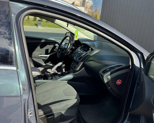 Серый Форд Фокус, объемом двигателя 1.6 л и пробегом 227 тыс. км за 7950 $, фото 11 на Automoto.ua