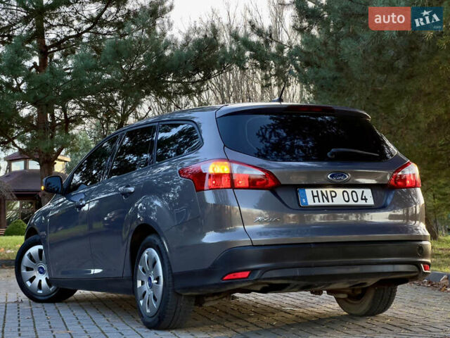 Серый Форд Фокус, объемом двигателя 1.6 л и пробегом 236 тыс. км за 6800 $, фото 21 на Automoto.ua