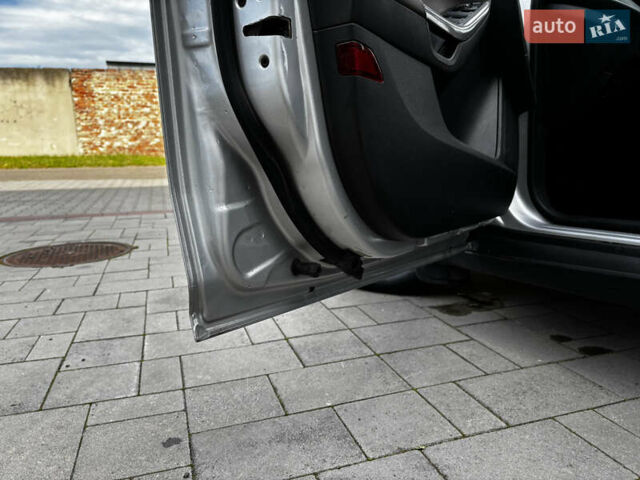 Серый Форд Фокус, объемом двигателя 1.6 л и пробегом 388 тыс. км за 5900 $, фото 17 на Automoto.ua