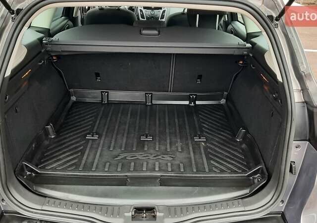 Серый Форд Фокус, объемом двигателя 2 л и пробегом 296 тыс. км за 7500 $, фото 10 на Automoto.ua