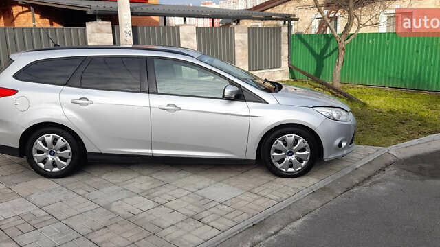 Серый Форд Фокус, объемом двигателя 1.56 л и пробегом 257 тыс. км за 5750 $, фото 17 на Automoto.ua