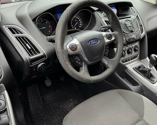 Серый Форд Фокус, объемом двигателя 1.56 л и пробегом 277 тыс. км за 5650 $, фото 19 на Automoto.ua