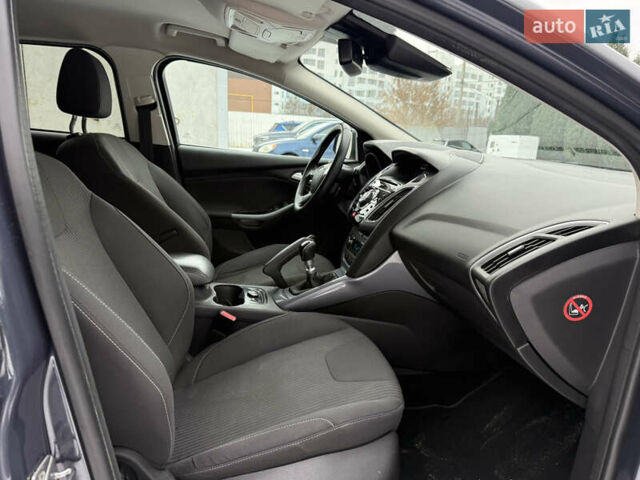 Сірий Форд Фокус, об'ємом двигуна 1.6 л та пробігом 228 тис. км за 6600 $, фото 28 на Automoto.ua