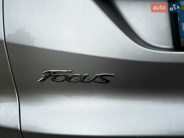 Сірий Форд Фокус, об'ємом двигуна 1.56 л та пробігом 388 тис. км за 5899 $, фото 13 на Automoto.ua