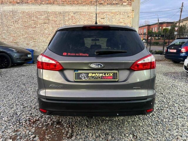 Серый Форд Фокус, объемом двигателя 1.6 л и пробегом 239 тыс. км за 6999 $, фото 5 на Automoto.ua