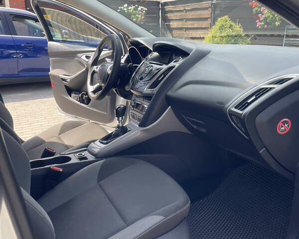 Серый Форд Фокус, объемом двигателя 1.56 л и пробегом 233 тыс. км за 7900 $, фото 15 на Automoto.ua