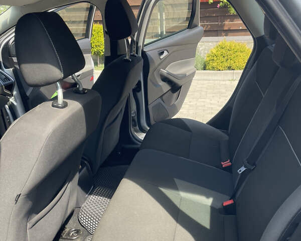 Серый Форд Фокус, объемом двигателя 1.56 л и пробегом 233 тыс. км за 7900 $, фото 8 на Automoto.ua