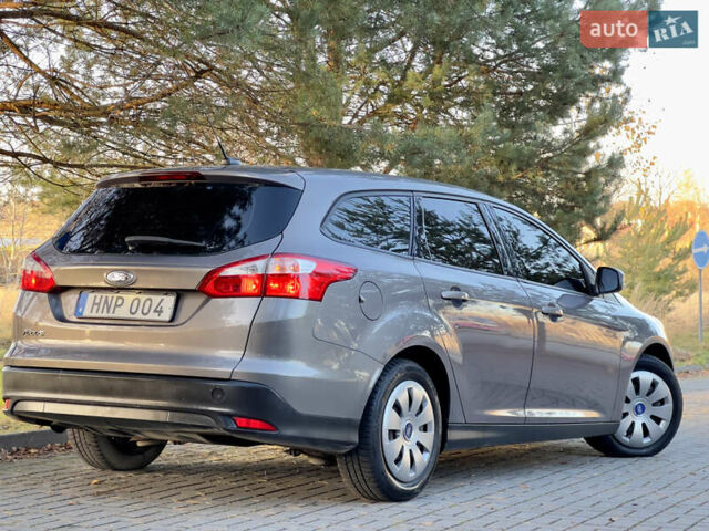 Серый Форд Фокус, объемом двигателя 1.6 л и пробегом 236 тыс. км за 6800 $, фото 11 на Automoto.ua