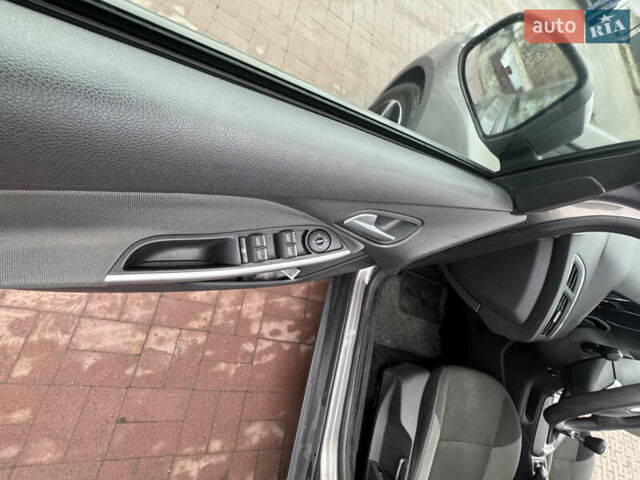 Серый Форд Фокус, объемом двигателя 1.6 л и пробегом 242 тыс. км за 7199 $, фото 11 на Automoto.ua