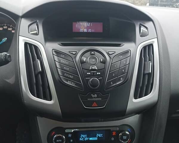 Серый Форд Фокус, объемом двигателя 1.6 л и пробегом 210 тыс. км за 7500 $, фото 2 на Automoto.ua