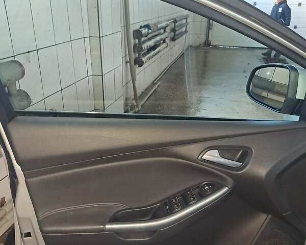 Сірий Форд Фокус, об'ємом двигуна 1.6 л та пробігом 180 тис. км за 7300 $, фото 16 на Automoto.ua