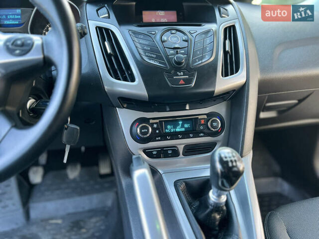 Серый Форд Фокус, объемом двигателя 1.6 л и пробегом 236 тыс. км за 6800 $, фото 46 на Automoto.ua