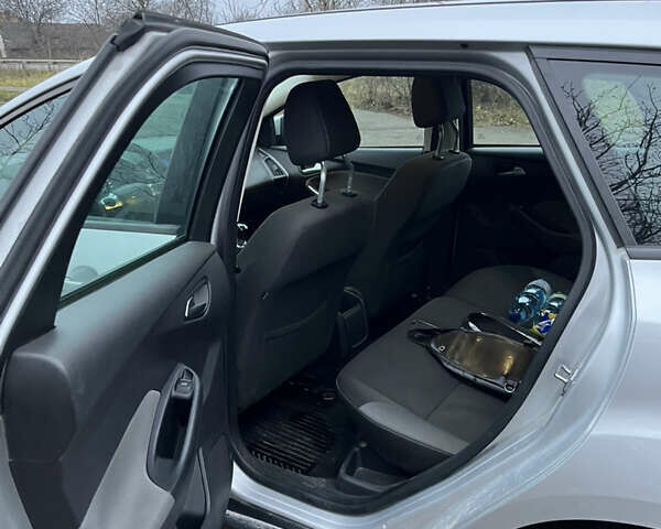 Сірий Форд Фокус, об'ємом двигуна 1.56 л та пробігом 307 тис. км за 7200 $, фото 9 на Automoto.ua