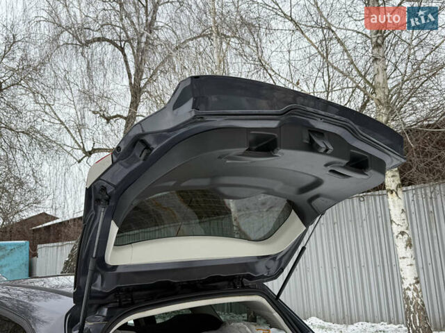 Сірий Форд Фокус, об'ємом двигуна 1.6 л та пробігом 228 тис. км за 6600 $, фото 20 на Automoto.ua