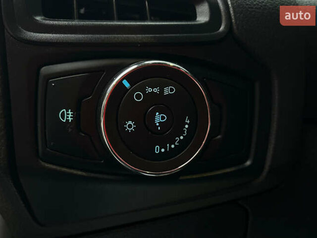 Серый Форд Фокус, объемом двигателя 1.56 л и пробегом 193 тыс. км за 7800 $, фото 15 на Automoto.ua