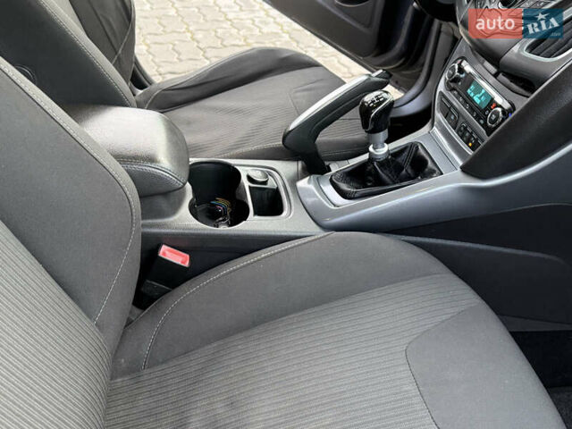 Серый Форд Фокус, объемом двигателя 1.6 л и пробегом 228 тыс. км за 7850 $, фото 19 на Automoto.ua