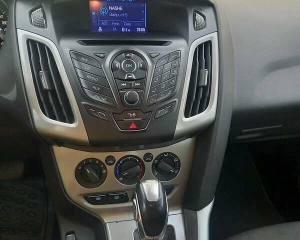 Серый Форд Фокус, объемом двигателя 2 л и пробегом 270 тыс. км за 8100 $, фото 1 на Automoto.ua