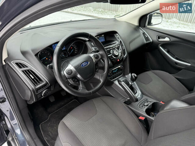 Сірий Форд Фокус, об'ємом двигуна 1.6 л та пробігом 228 тис. км за 6600 $, фото 31 на Automoto.ua