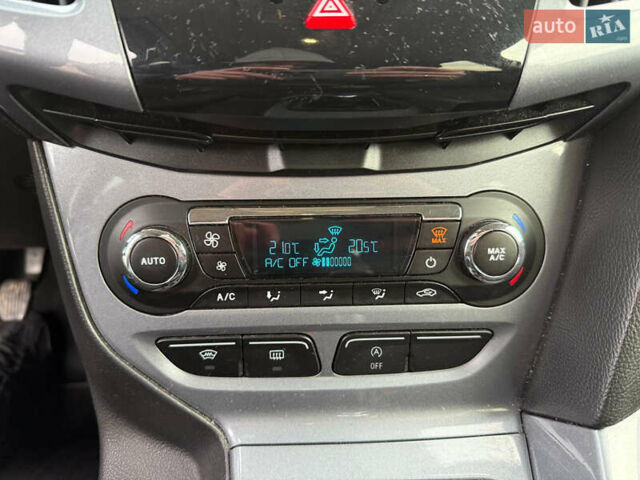 Серый Форд Фокус, объемом двигателя 1.6 л и пробегом 228 тыс. км за 6900 $, фото 25 на Automoto.ua