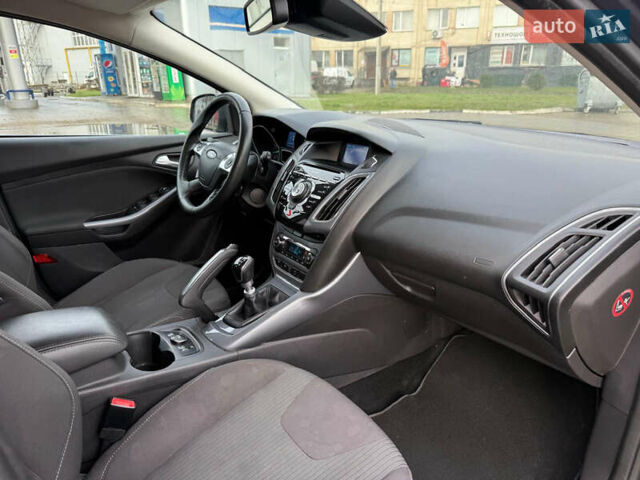 Серый Форд Фокус, объемом двигателя 1.6 л и пробегом 228 тыс. км за 6900 $, фото 35 на Automoto.ua