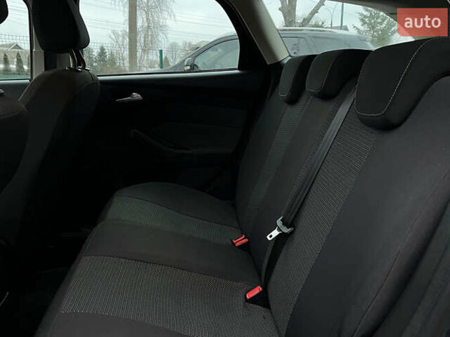 Серый Форд Фокус, объемом двигателя 1.56 л и пробегом 193 тыс. км за 7800 $, фото 20 на Automoto.ua