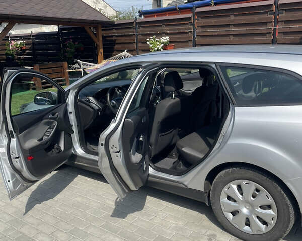 Серый Форд Фокус, объемом двигателя 1.56 л и пробегом 233 тыс. км за 7900 $, фото 12 на Automoto.ua