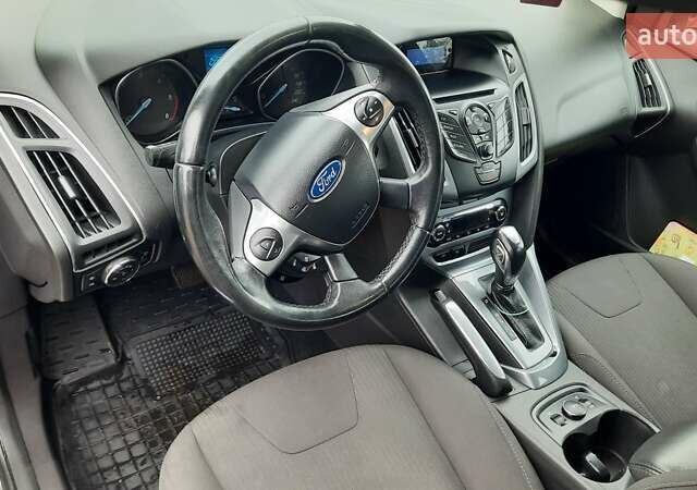 Серый Форд Фокус, объемом двигателя 2 л и пробегом 296 тыс. км за 7500 $, фото 3 на Automoto.ua