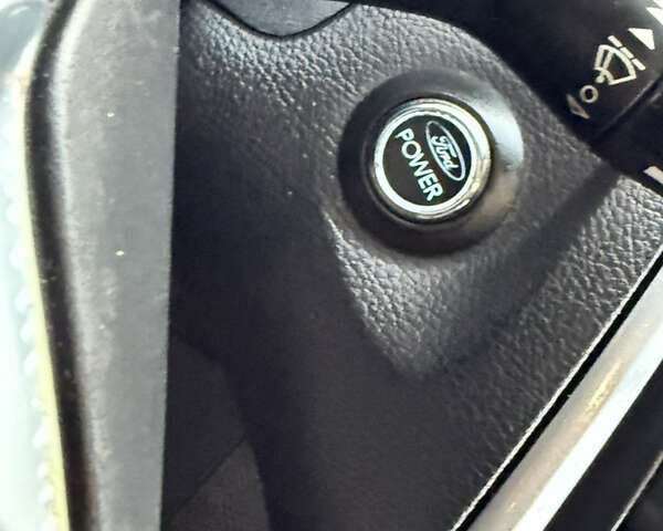 Серый Форд Фокус, объемом двигателя 1.6 л и пробегом 228 тыс. км за 7850 $, фото 8 на Automoto.ua