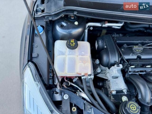 Серый Форд Фокус, объемом двигателя 1.6 л и пробегом 235 тыс. км за 6599 $, фото 59 на Automoto.ua