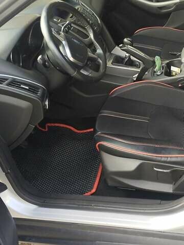 Серый Форд Фокус, объемом двигателя 1.6 л и пробегом 273 тыс. км за 6400 $, фото 6 на Automoto.ua