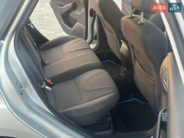 Сірий Форд Фокус, об'ємом двигуна 1.6 л та пробігом 240 тис. км за 8200 $, фото 31 на Automoto.ua