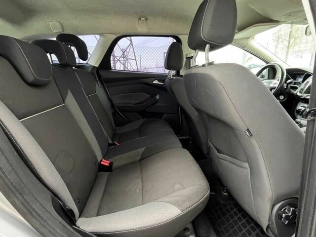 Серый Форд Фокус, объемом двигателя 1.6 л и пробегом 277 тыс. км за 6100 $, фото 22 на Automoto.ua