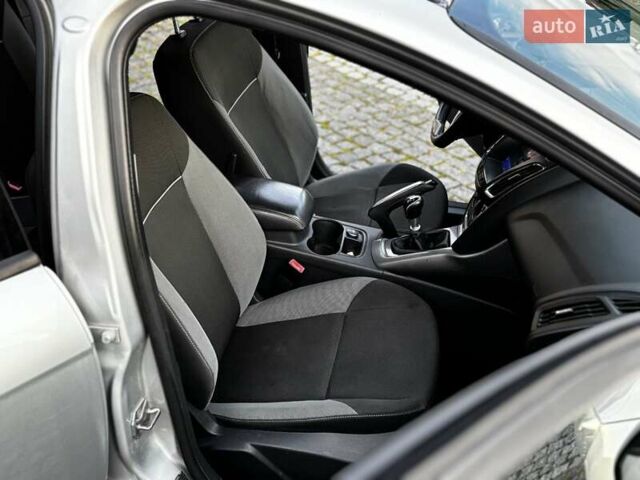 Сірий Форд Фокус, об'ємом двигуна 1.56 л та пробігом 388 тис. км за 5899 $, фото 19 на Automoto.ua