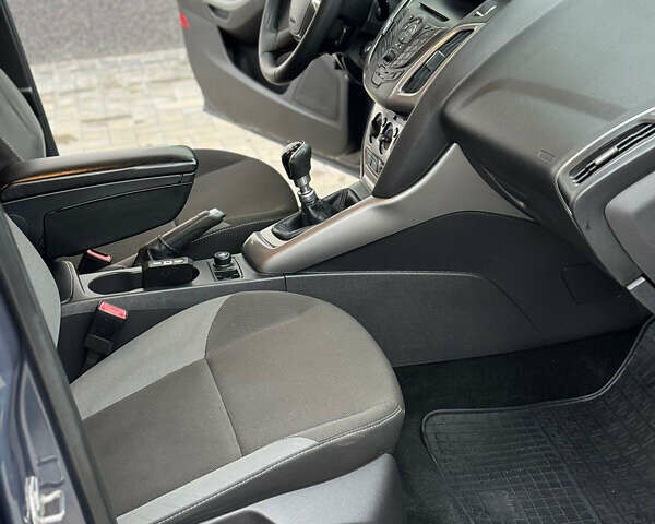 Серый Форд Фокус, объемом двигателя 1.6 л и пробегом 224 тыс. км за 7700 $, фото 18 на Automoto.ua