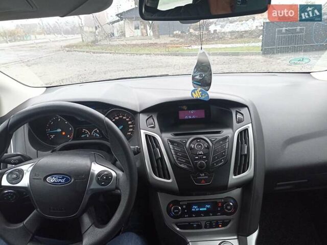 Серый Форд Фокус, объемом двигателя 1.6 л и пробегом 210 тыс. км за 7500 $, фото 3 на Automoto.ua