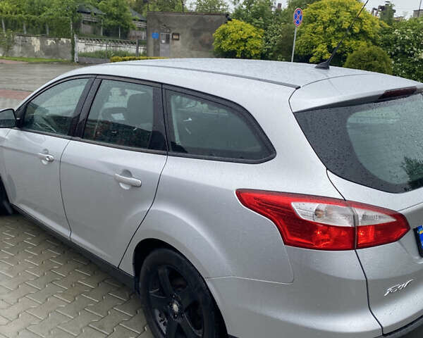 Серый Форд Фокус, объемом двигателя 2.01 л и пробегом 269 тыс. км за 6500 $, фото 7 на Automoto.ua