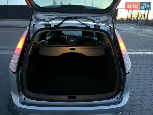 Серый Форд Фокус, объемом двигателя 1.6 л и пробегом 254 тыс. км за 6600 $, фото 26 на Automoto.ua