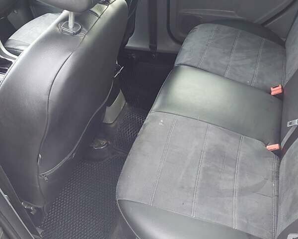 Сірий Форд Фокус, об'ємом двигуна 1.6 л та пробігом 215 тис. км за 4800 $, фото 20 на Automoto.ua