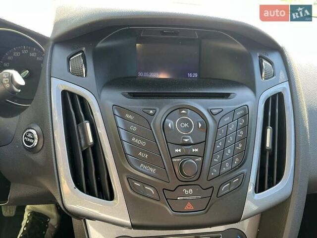 Сірий Форд Фокус, об'ємом двигуна 1.6 л та пробігом 191 тис. км за 8300 $, фото 27 на Automoto.ua