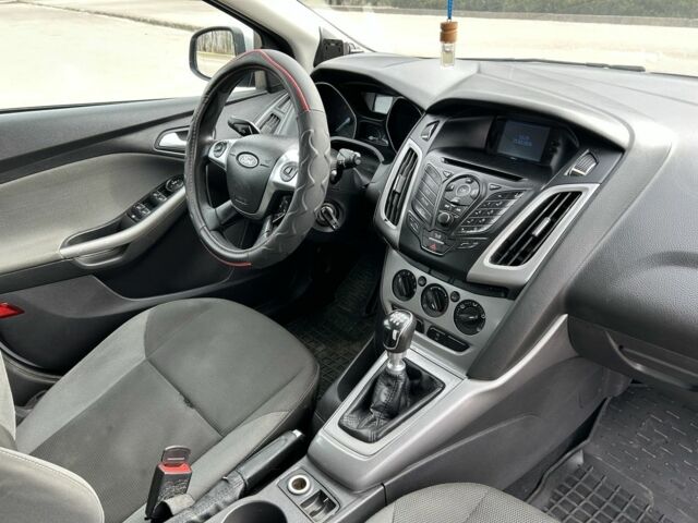 Сірий Форд Фокус, об'ємом двигуна 1.6 л та пробігом 327 тис. км за 5894 $, фото 5 на Automoto.ua