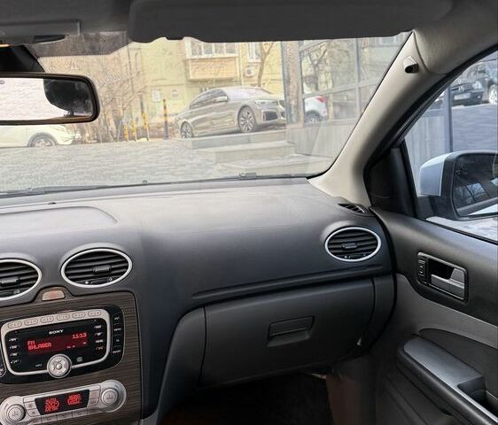 Сірий Форд Фокус, об'ємом двигуна 1.6 л та пробігом 220 тис. км за 6499 $, фото 12 на Automoto.ua