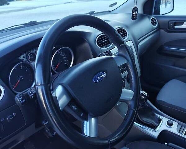 Сірий Форд Фокус, об'ємом двигуна 1.6 л та пробігом 246 тис. км за 6000 $, фото 37 на Automoto.ua